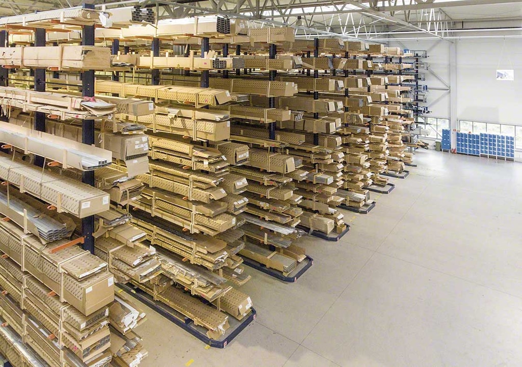 Os armazéns dedicados à logística de produção podem ter fornecimentos com características especiais