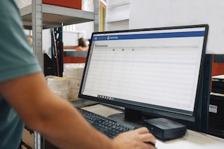 A monitorização de KPIs na logística permite melhorar os processos que decorrem nos armazéns