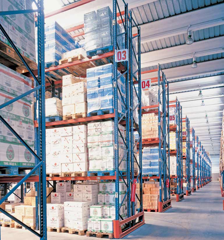 Armazém para uma empresa de distribuição