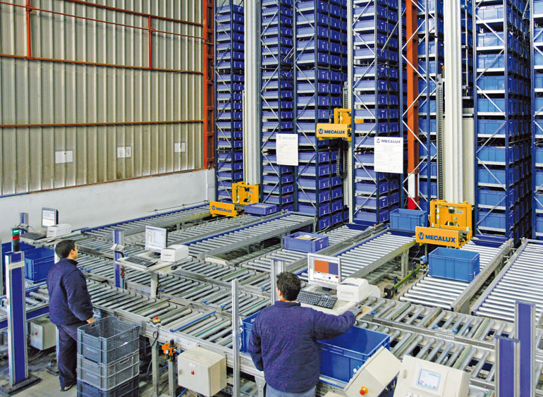 Armazém de artigos pequenos que se dedica às ferragens, fornecimento industrial, bricolage e construção