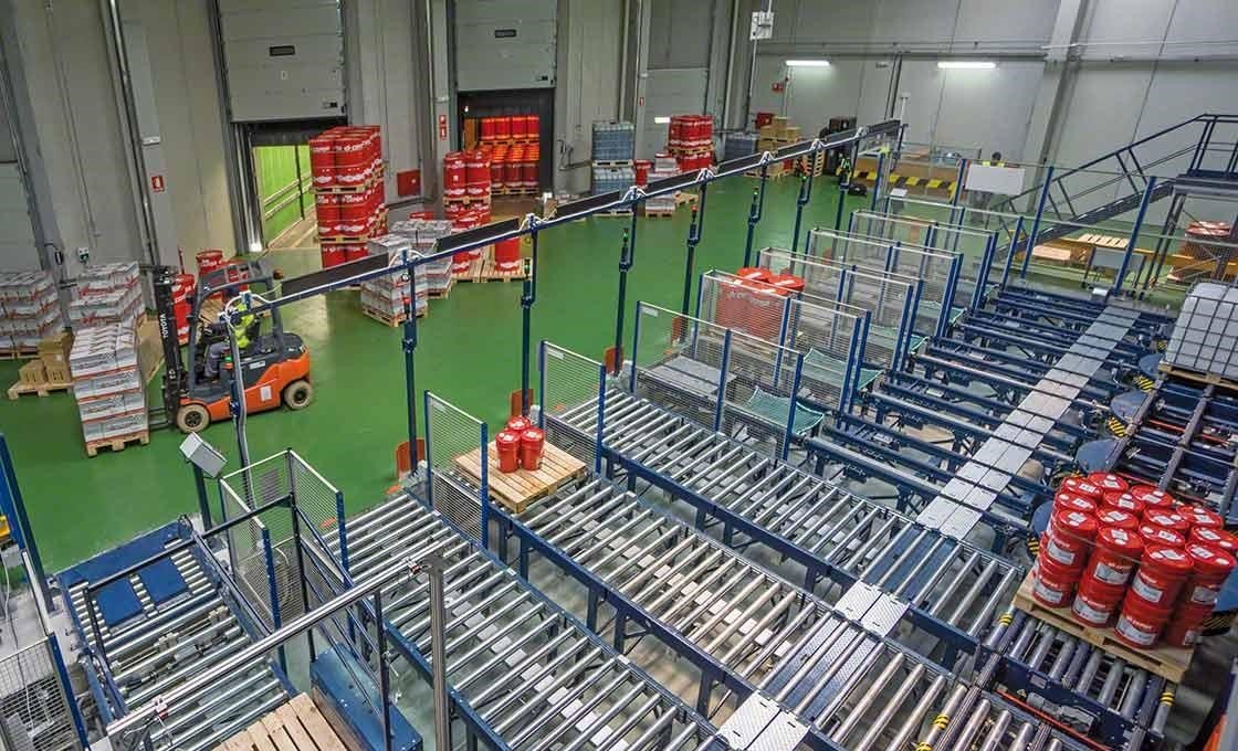 Os sistemas automáticos facilitam a carga e descarga das mercadorias, um aspeto fundamental para o sistema JIT