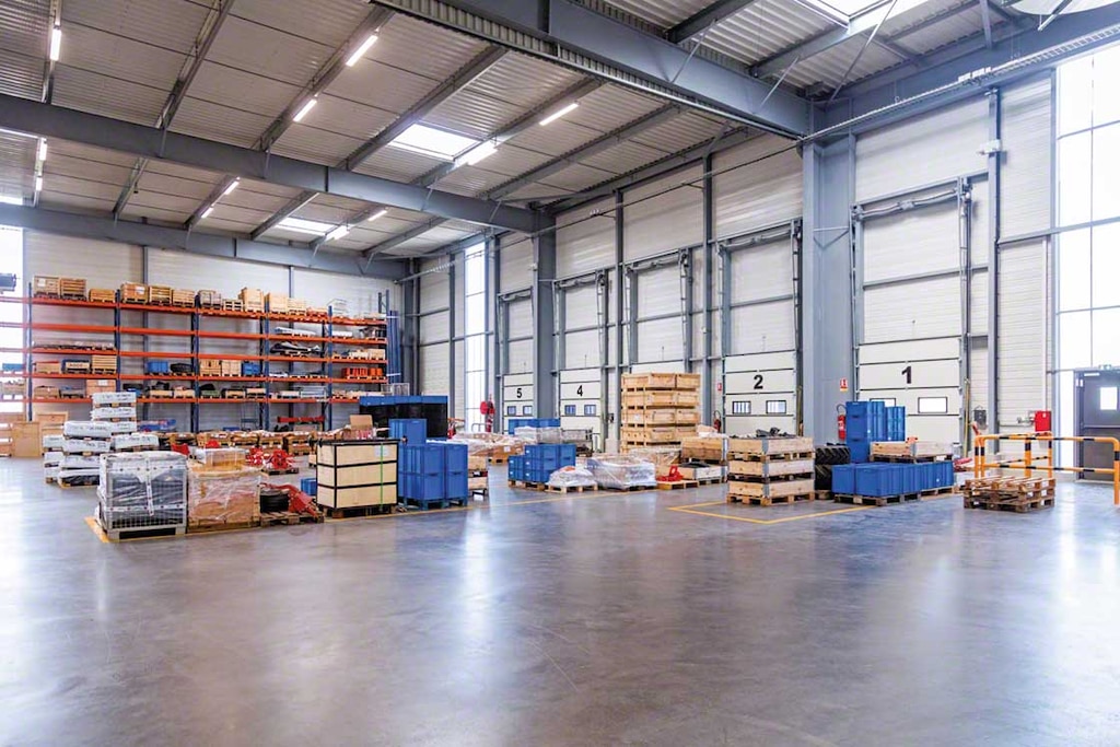 O Easy WMS pode atribuir automaticamente a mercadoria a um buffer e depois carregar o camião diretamente