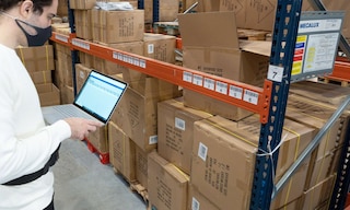 Stock control consists of organizing the set of goods in a warehouse