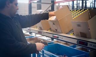 Tote picking speeds up order preparation Tote picking speeds up order preparation