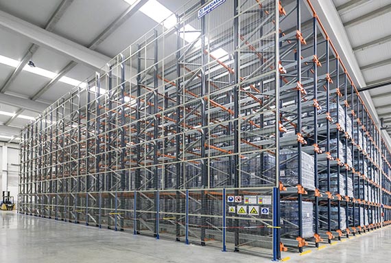 O Pallet Shuttle é a solução perfeita para equipar um buffer de armazém