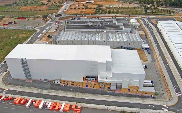 Armazém central que se dedica à produção e distribuição de massas congeladas para o setor da alimentação.