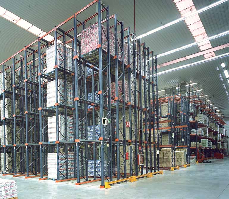 Armazém para empresa de distribuição