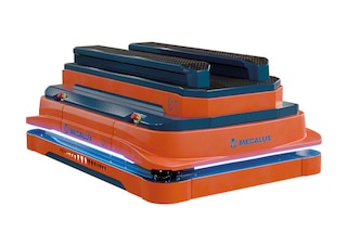 O AMR 1500 com plataforma elevatória pode transferir cargas para plataformas fixas ou transportadores