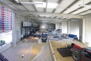 Construção auxiliar para zonas de receção e expedição