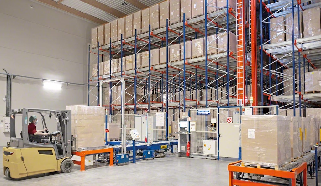 O Pallet Shuttle automático é um sistema compacto que oferece um grande dinamismo aos armazéns sustentáveis