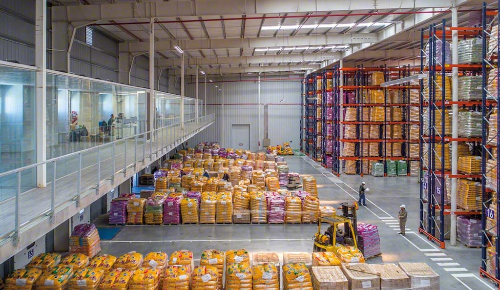 O cross-docking é um método de preparação de pedidos que visa reduzir o stock do armazém