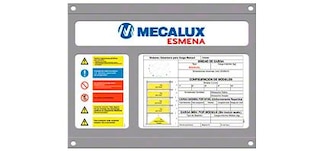 As placas de identificação descrevem as características técnicas das estantes de carga média M7