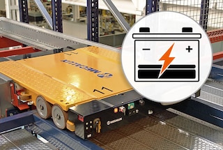 Para carregar a bateria, o shuttle 3D vai para uma das estações de carga