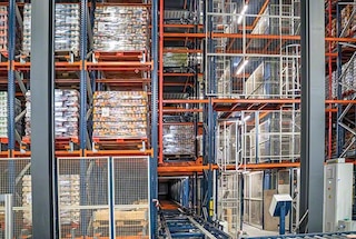 O Pallet Shuttle automático é indicado para a gestão de referências de alta rotatividade O Pallet Shuttle automático é indicado para a gestão de referências de alta rotatividade