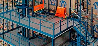 A plataforma é o suporte estrutural sobre o qual se deslocam as lançadeiras A plataforma é o suporte estrutural sobre o qual se deslocam as lançadeiras