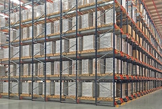 O Pallet Shuttle agiliza as expedições em armazéns cuja procura da mercadoria é sazonal