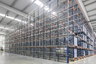 O Pallet Shuttle é a solução perfeita para equipar um buffer de armazém