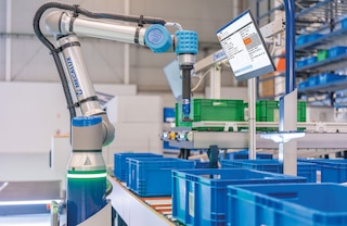 Os robots de picking apanham artigos de uma caixa e depositam-nos noutra de modo totalmente autónomo
